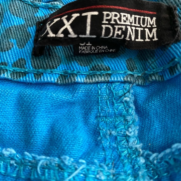 Turquoise Cheetah print fringe jean shorts - Picture 3 of 8